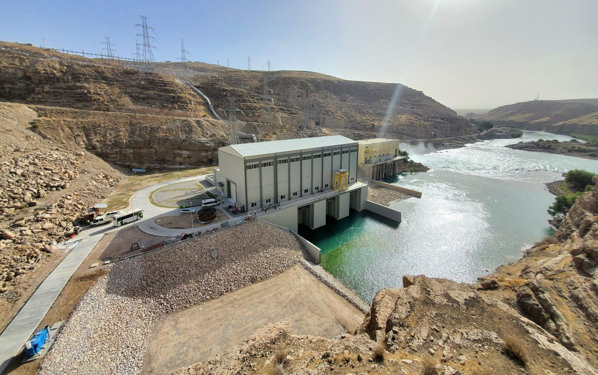 Hydroelectric power station on a river